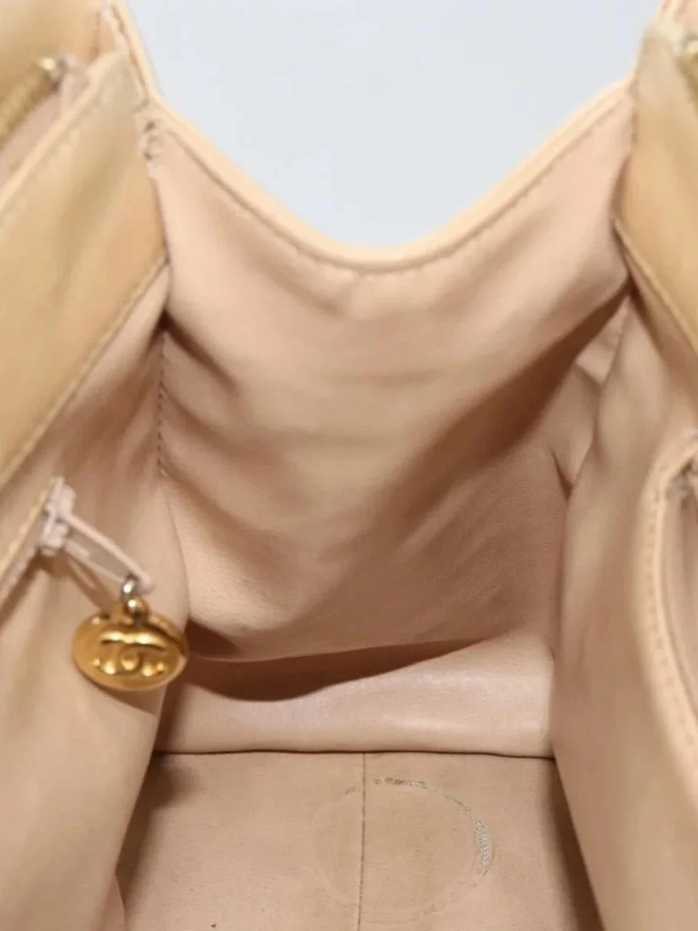 CHANEL V Stitch Hand Bag Lamb Skin Beige Gold CC Auth 128926